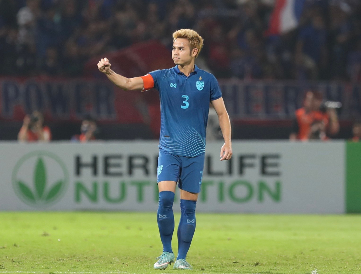 Theerathon tiếp tục tỏa sáng trước tuyển Việt Nam. Ảnh: Hữu Phạm Theerathon tiếp tục tỏa sáng trước tuyển Việt Nam. Ảnh: Hữu Phạm