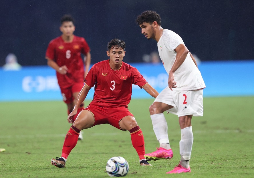 Olympic Việt Nam gặp rất nhiều khó khăn trước Iran. Ảnh: Nhật Nhật Olympic Việt Nam gặp rất nhiều khó khăn trước Iran. Ảnh: Nhật Nhật