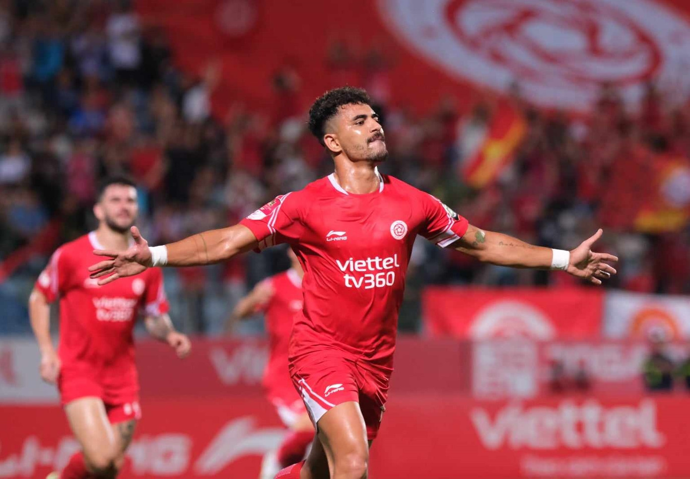 Essam đã có 2 bàn ở V-League 2023. Ảnh: Mạnh Thắng Essam đã có 2 bàn ở V-League 2023. Ảnh: Mạnh Thắng