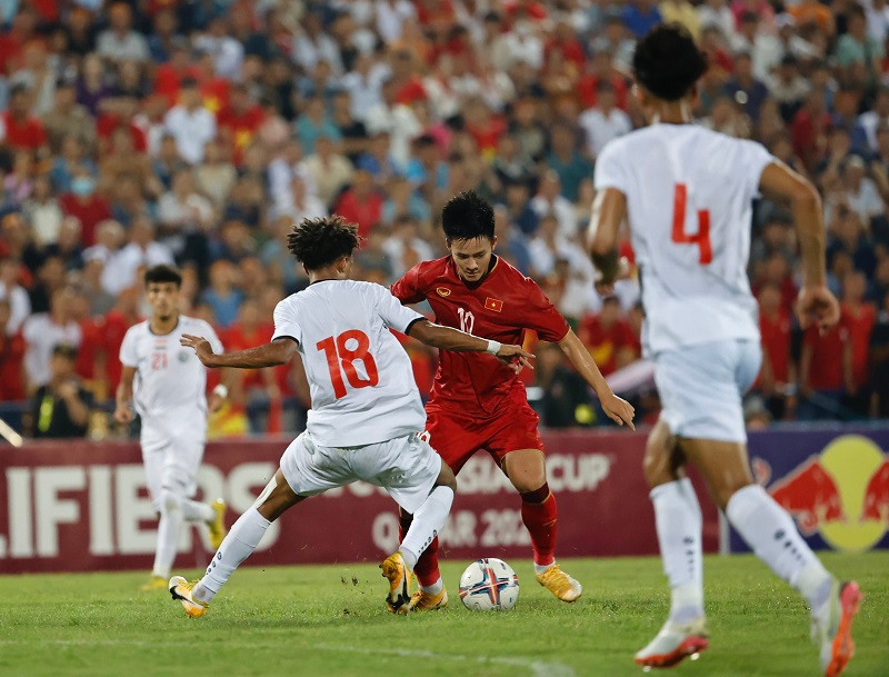 Thanh Nhàn nổi bật nhất bên phía U23 Việt Nam. Ảnh: Như Ý