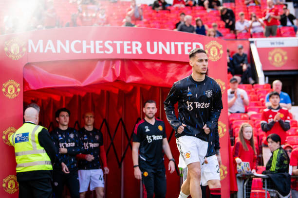 MU bắt kịp Newcastle sau thắng lợi 2-0 trước Wolves ảnh 5