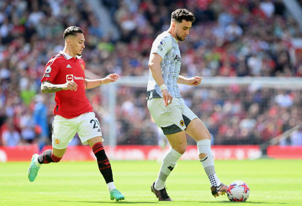 MU bắt kịp Newcastle sau thắng lợi 2-0 trước Wolves ảnh 7