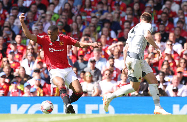 MU bắt kịp Newcastle sau thắng lợi 2-0 trước Wolves ảnh 8