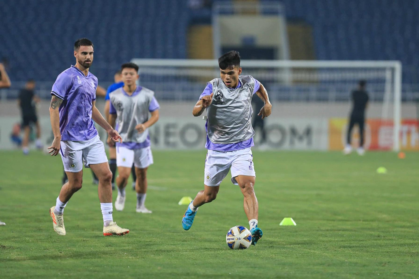 Tuấn Hải lập cú đúp, Hà Nội FC ngược dòng thắng Wuhan Three Towns đầy cảm xúc ảnh 3 Tuấn Hải lập cú đúp, Hà Nội FC ngược dòng thắng Wuhan Three Towns đầy cảm xúc ảnh 3