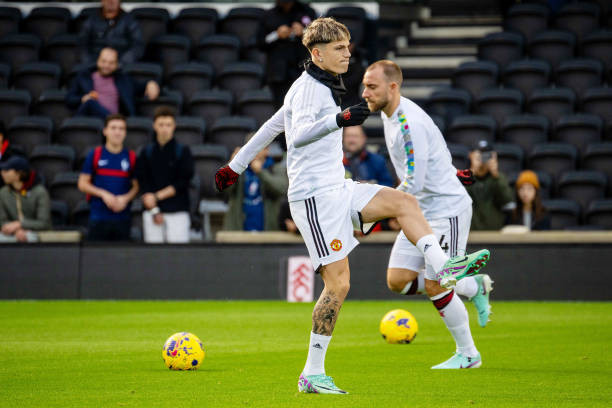 Thắng chật vật Fulham phút cuối, MU tạm dừng cơn khát điểm ảnh 7