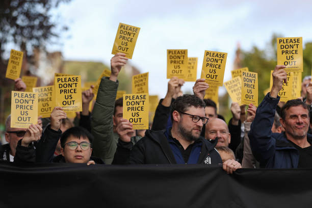 Thắng chật vật Fulham phút cuối, MU tạm dừng cơn khát điểm ảnh 4