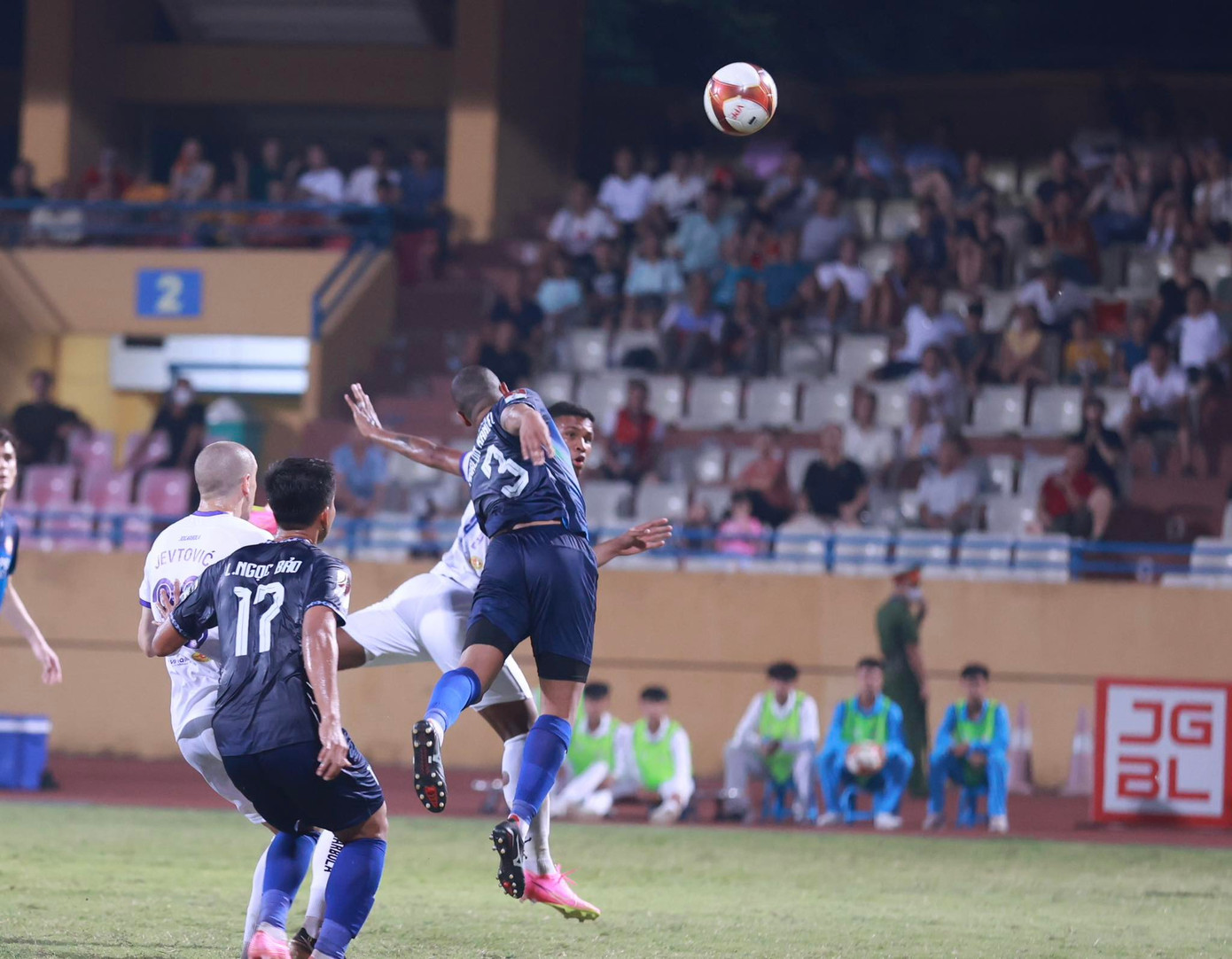 Caion đánh đầu ghi bàn tuyệt đẹp. Ảnh: Như Ý Caion đánh đầu ghi bàn tuyệt đẹp. Ảnh: Như Ý