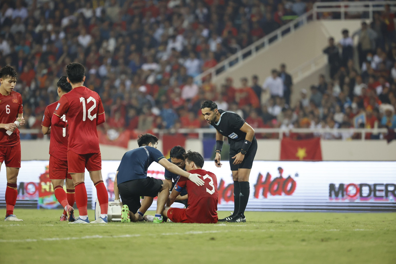 Ngọc Hải tái phát chấn thương. Ảnh: Như Ý