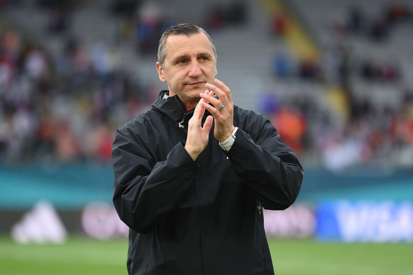 HLV tuyển nữ Mỹ khen ngợi tuyển nữ Việt Nam tổ chức tốt. Ảnh: Getty