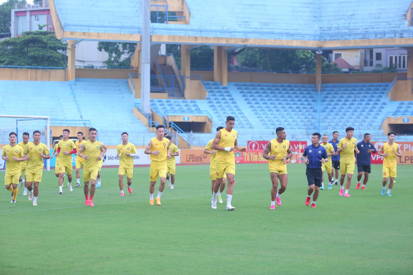 CAHN lên ngôi vô địch sau trận hòa 1-1 với Thanh Hóa ảnh 5