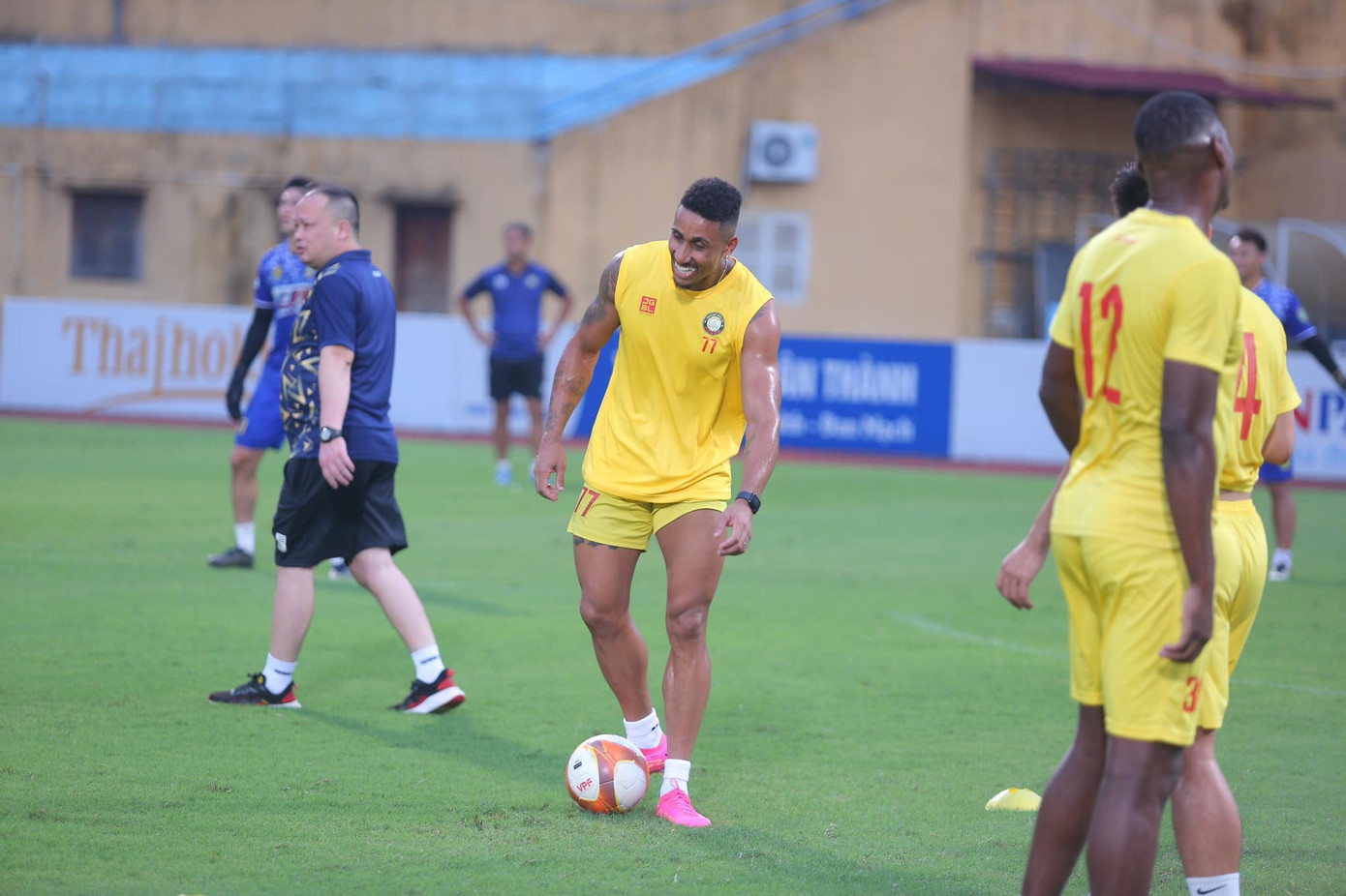 CAHN lên ngôi vô địch sau trận hòa 1-1 với Thanh Hóa ảnh 7