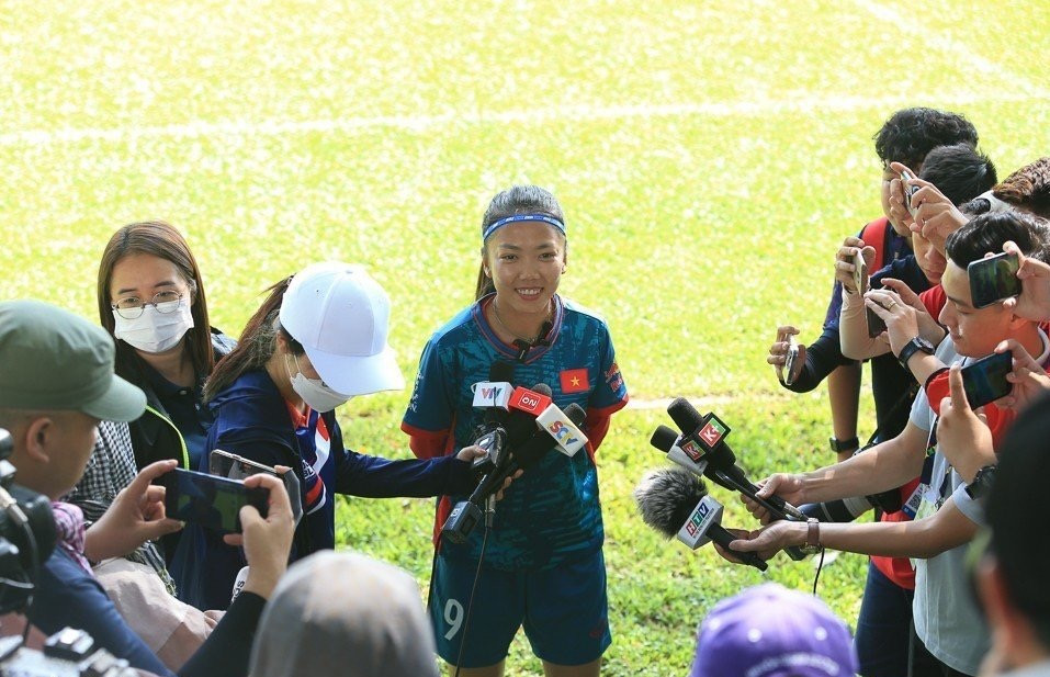 Huỳnh Như và các đồng đội sẵn sàng bảo vệ HCV SEA Games Huỳnh Như và các đồng đội sẵn sàng bảo vệ HCV SEA Games