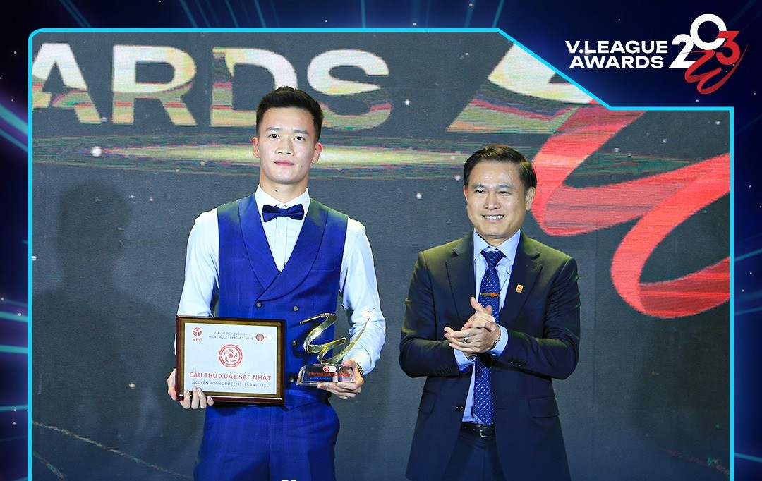 Hoàng Đức được vinh danh tại lễ trao giải V-League Awards 2023