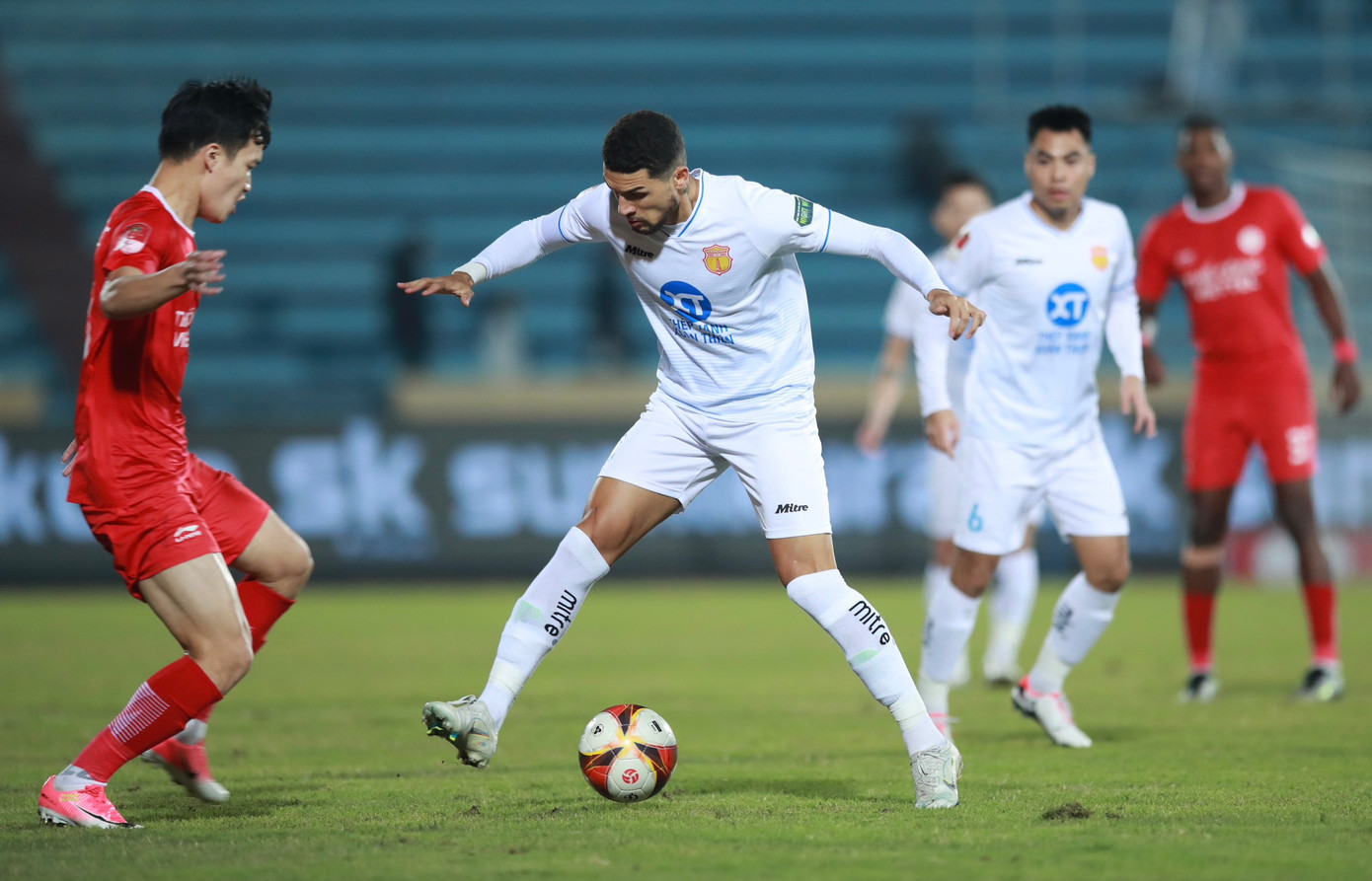 Hendrio tạo ra khác biệt lớn cho Nam Định ở giữa sân