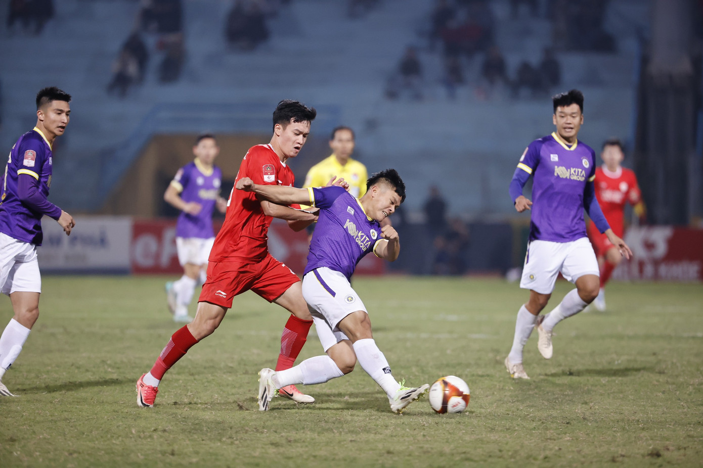 Hà Nội FC tập trung giữ tỷ số. Ảnh: Như Ý Hà Nội FC tập trung giữ tỷ số. Ảnh: Như Ý