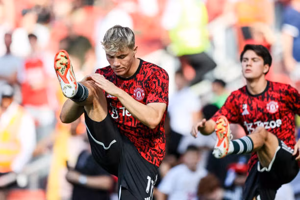 Arsenal đánh bại MU bằng 3 tuyệt phẩm ảnh 9 Arsenal đánh bại MU bằng 3 tuyệt phẩm ảnh 9