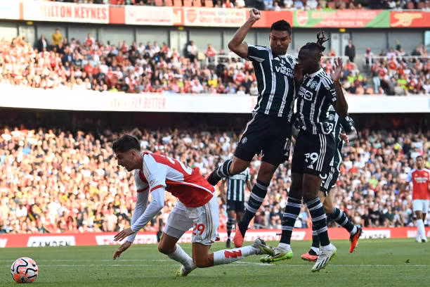 Arsenal đánh bại MU bằng 3 tuyệt phẩm ảnh 20 Arsenal đánh bại MU bằng 3 tuyệt phẩm ảnh 20