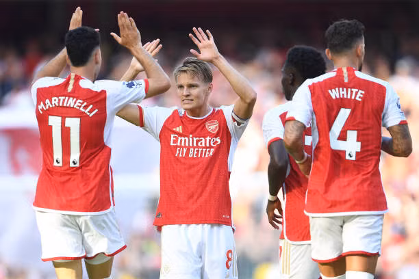 Arsenal đánh bại MU bằng 3 tuyệt phẩm ảnh 16 Arsenal đánh bại MU bằng 3 tuyệt phẩm ảnh 16