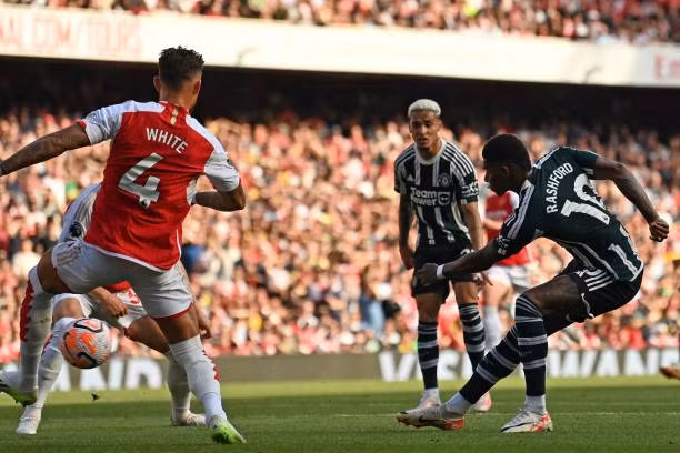 Arsenal đánh bại MU bằng 3 tuyệt phẩm ảnh 14 Arsenal đánh bại MU bằng 3 tuyệt phẩm ảnh 14