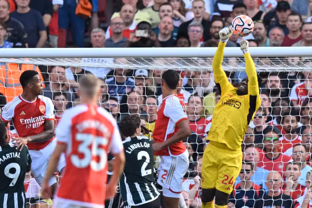 Arsenal đánh bại MU bằng 3 tuyệt phẩm ảnh 12 Arsenal đánh bại MU bằng 3 tuyệt phẩm ảnh 12