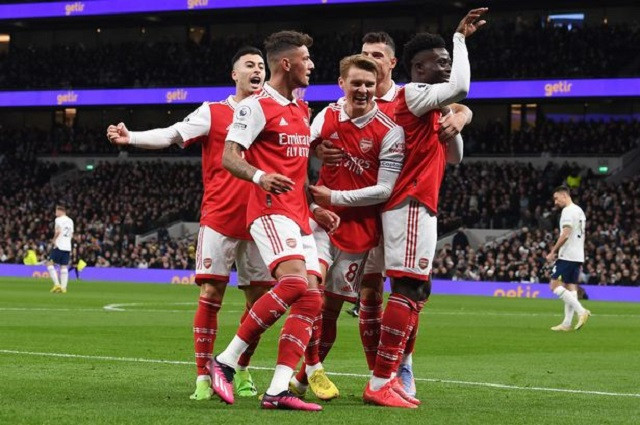 Arsenal cần đứng dậy ngay lập tức