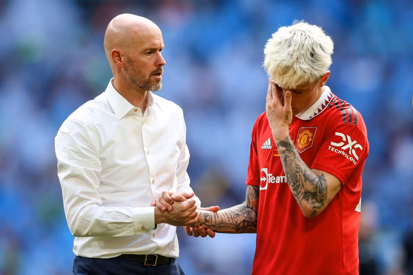 Ten Hag động viên học trò sau thất bại Ten Hag động viên học trò sau thất bại