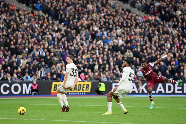 West Ham ‘đàn áp’ MU bằng chiến thắng 2-0 ảnh 19 West Ham ‘đàn áp’ MU bằng chiến thắng 2-0 ảnh 19