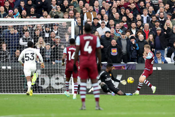 West Ham ‘đàn áp’ MU bằng chiến thắng 2-0 ảnh 17 West Ham ‘đàn áp’ MU bằng chiến thắng 2-0 ảnh 17