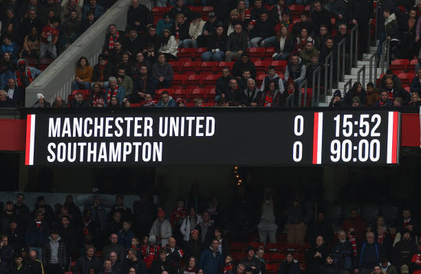 Chơi thiếu người trong 60 phút, MU may mắn thoát thua ảnh 16