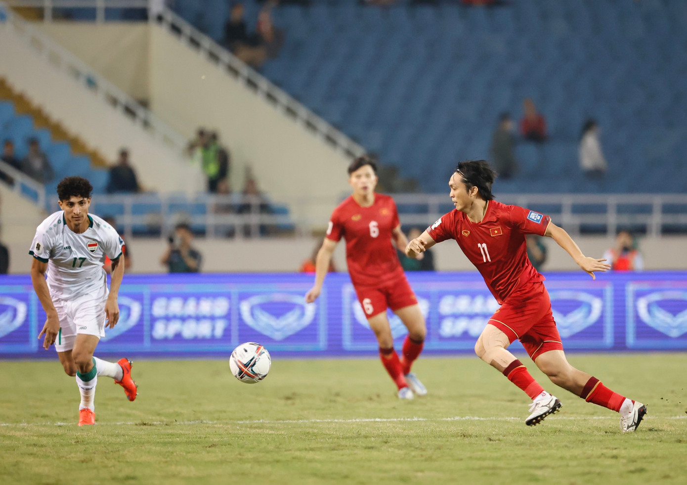 Tuấn Anh vẫn năng nổ như thường lệ. Ảnh: Như Ý