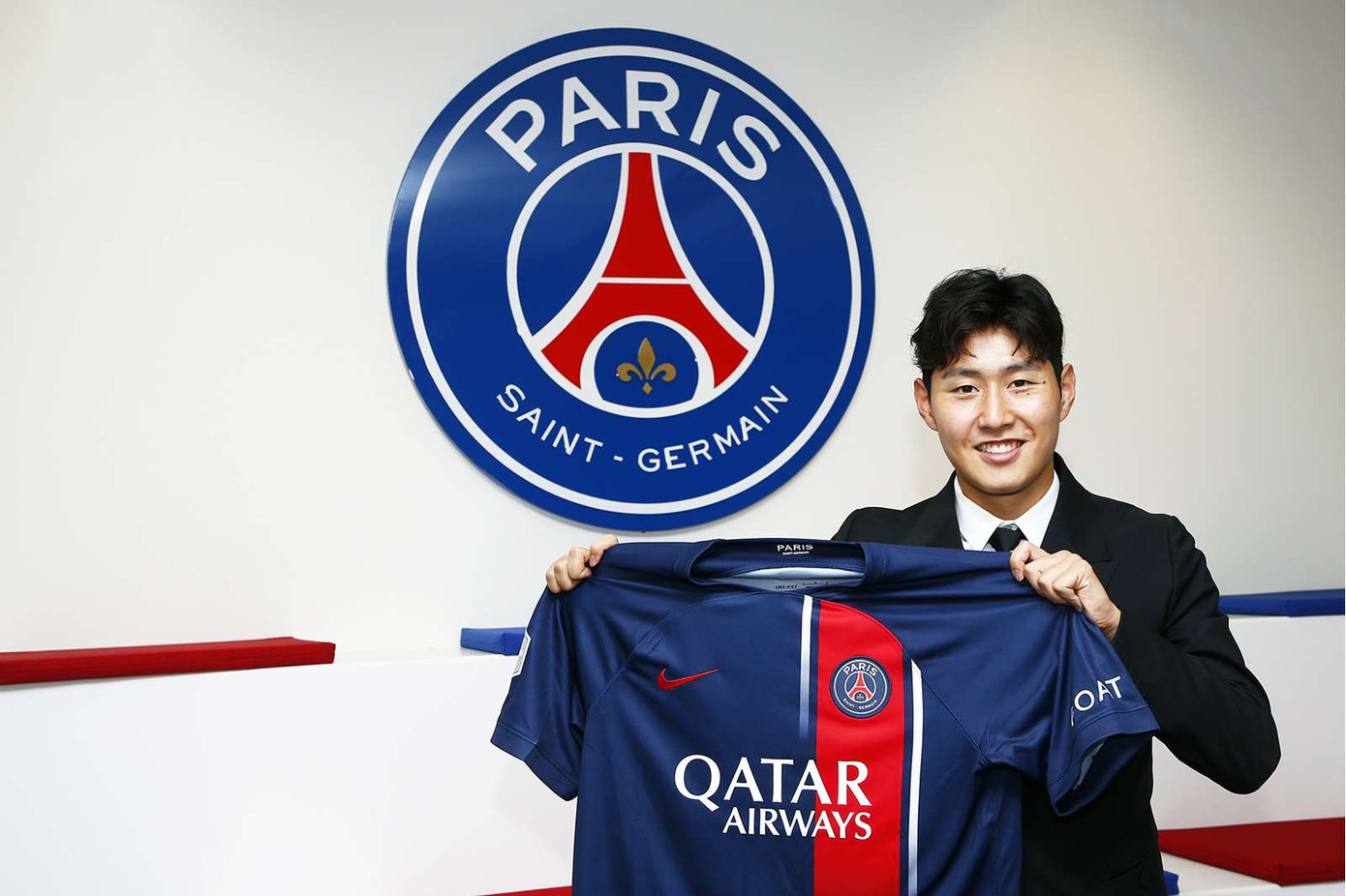 Lee Kang-in và một loạt tân binh khác đều ký hợp đồng 5 năm với PSG