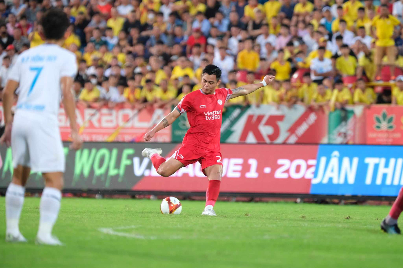 Đức Chiến đang là ngôi sao của Viettel. Ảnh: Mạnh Thắng