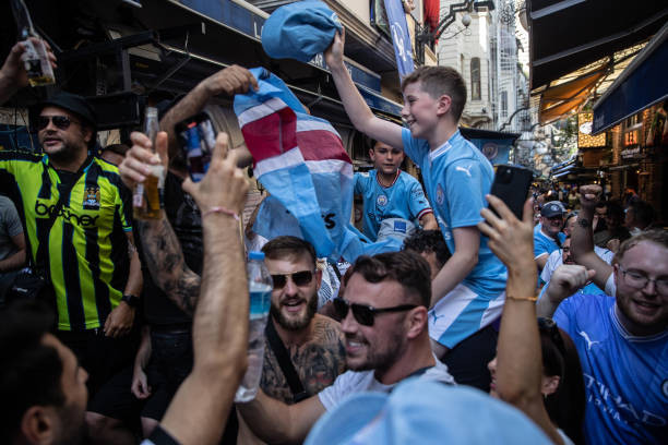 Rất đông người hâm mộ Man City đã có mặt ở Thổ Nhĩ Kỳ