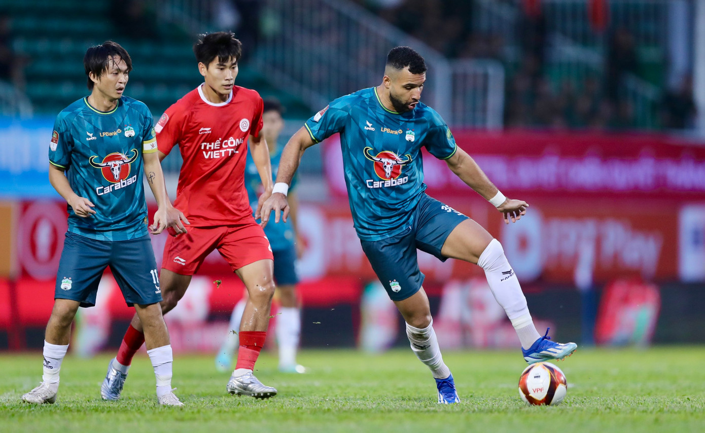 Jairo có thể mang đến giải pháp ghi bàn cho HAGL khi cần thiết. Ảnh: Duy Anh Jairo có thể mang đến giải pháp ghi bàn cho HAGL khi cần thiết. Ảnh: Duy Anh