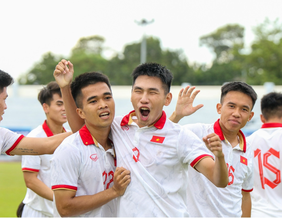 Xuân Tiến chia tay U23 Việt Nam vì quá tải cơ