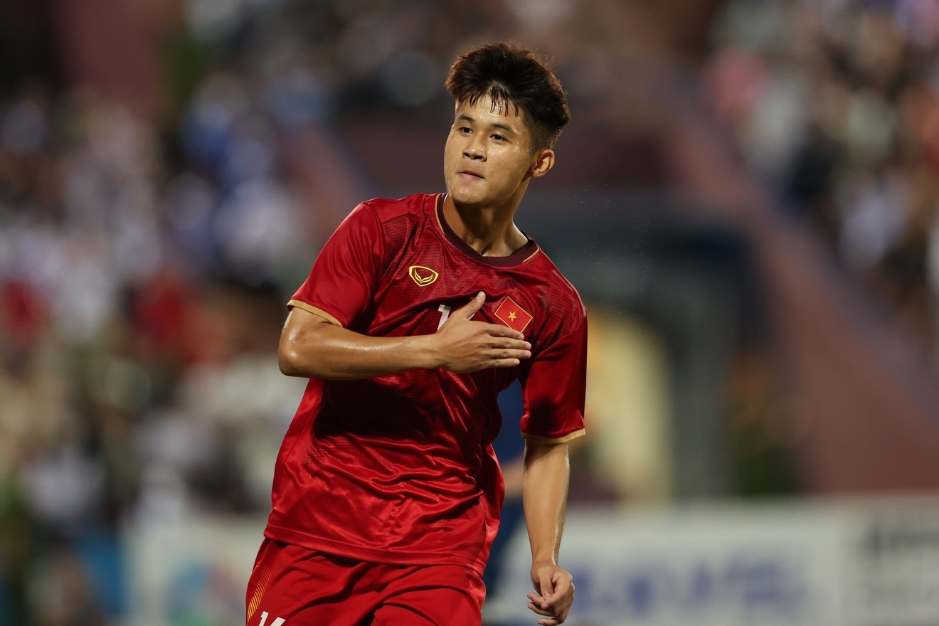 Long Vũ tỏa sáng trong màu áo U17 Việt Nam. Ảnh: TTXVN Long Vũ tỏa sáng trong màu áo U17 Việt Nam. Ảnh: TTXVN