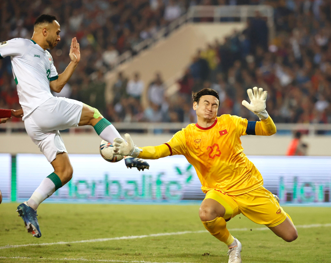 Đặng Văn Lâm nguy cơ mất vị trí số 1 ở tuyển Việt Nam. Ảnh: Như Ý Đặng Văn Lâm nguy cơ mất vị trí số 1 ở tuyển Việt Nam. Ảnh: Như Ý