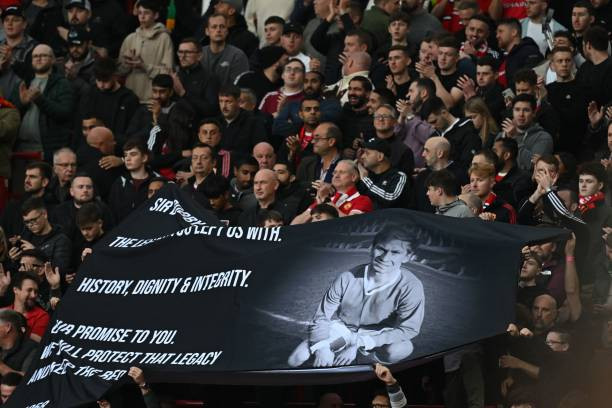 MU thảm bại trận derby ảnh 10