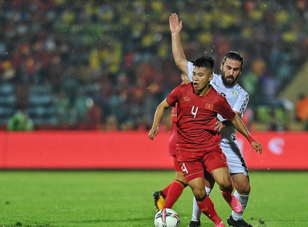 Phạm Trung Hiếu có màn ra mắt đen đủi Phạm Trung Hiếu có màn ra mắt đen đủi