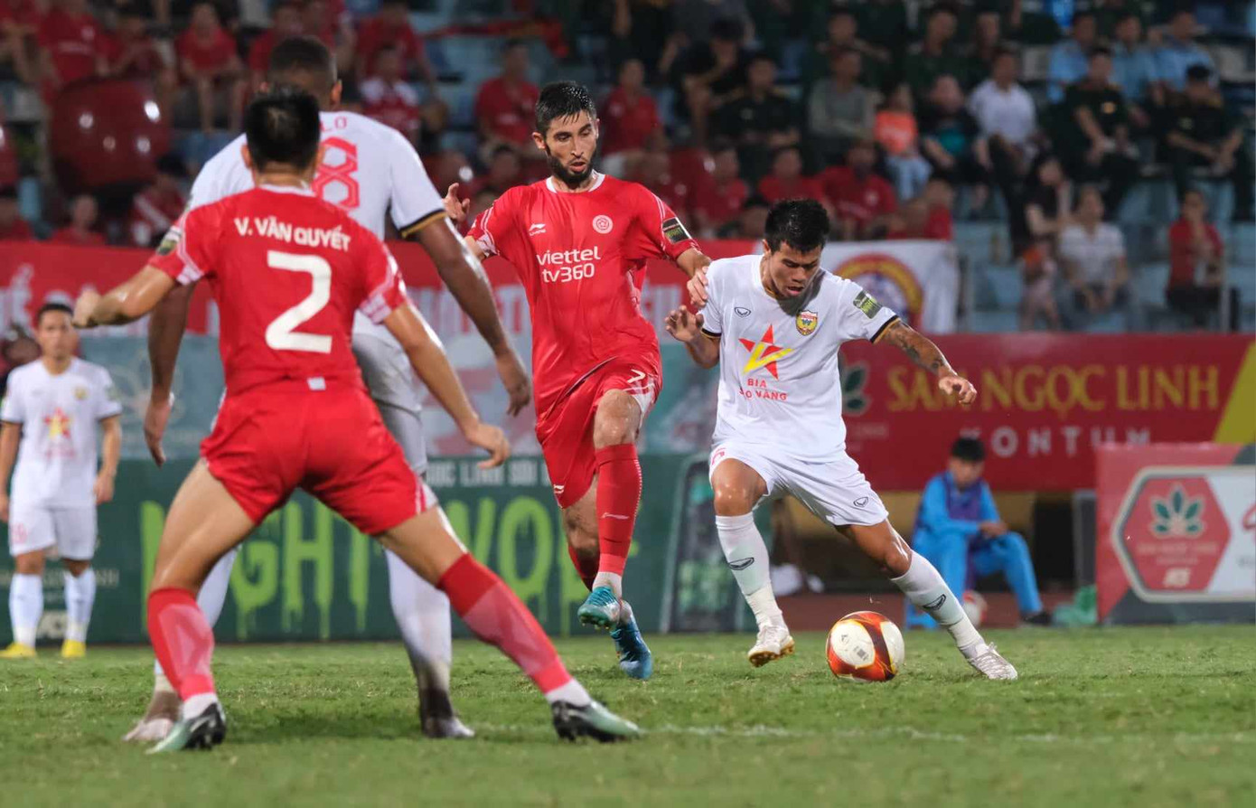 Hoàng Đức lập cú đúp trong chiến thắng 4-0 của Viettel trước Hà Tĩnh ảnh 24 Hoàng Đức lập cú đúp trong chiến thắng 4-0 của Viettel trước Hà Tĩnh ảnh 24