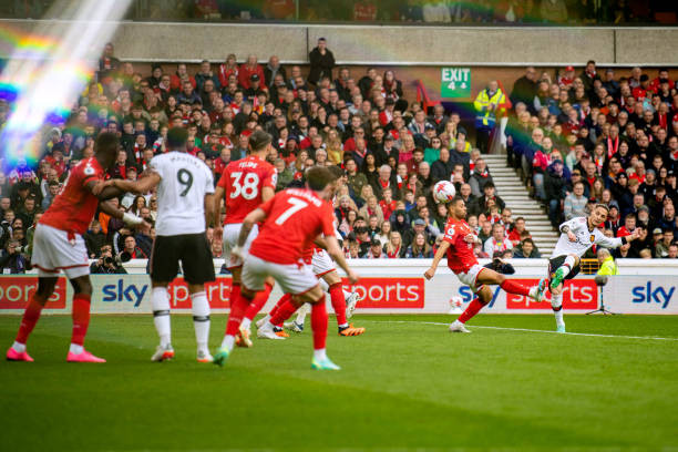Đánh bại Nottingham 2-0, MU tiến vào tốp 3 ảnh 8