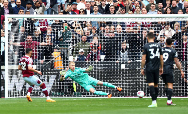 Đánh rơi chiến thắng trước West Ham, Arsenal gặp khó trong cuộc đua vô địch ảnh 8