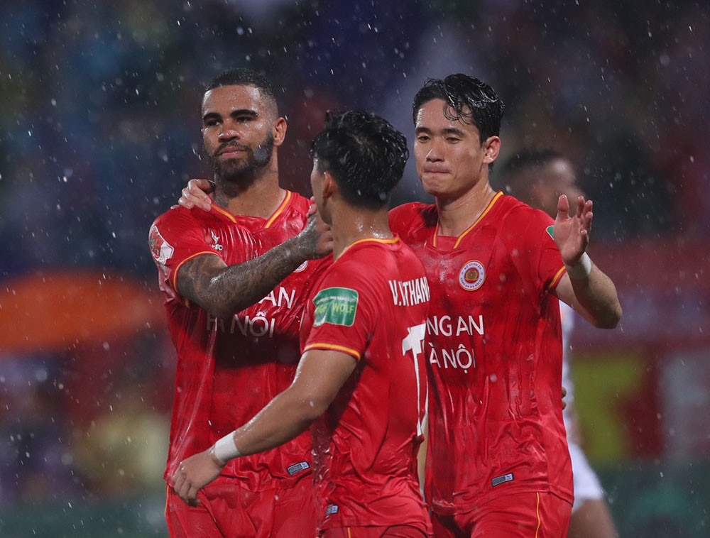 Jhon Cley không lọt vào đội hình tiêu biểu cho dù ghi 11 bàn ở V-League 2023