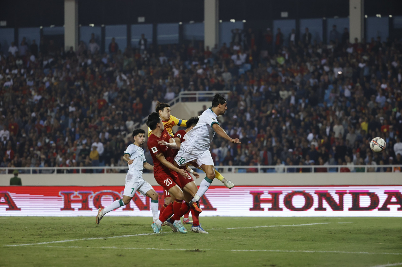 Bàn thua cay đắng của tuyển Việt Nam