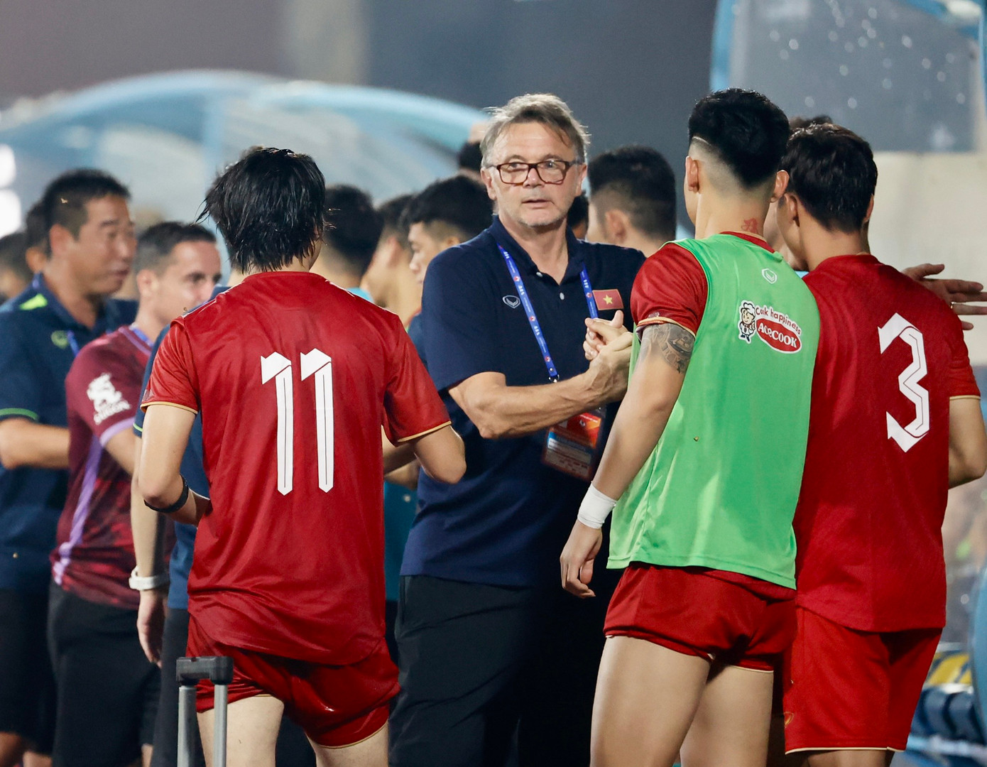 Đây là lúc HLV Troussier thể hiện sự linh hoạt trong chiến thuật