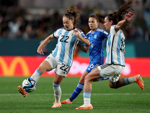 Hạ Argentina 1-0, tuyển nữ Italia chia sẻ ngôi đầu cùng Thụy Điển ảnh 18