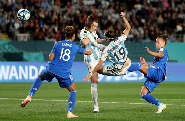 Larroquette móc bóng tuyệt đẹp