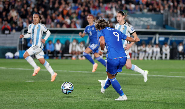 Hạ Argentina 1-0, tuyển nữ Italia chia sẻ ngôi đầu cùng Thụy Điển ảnh 22