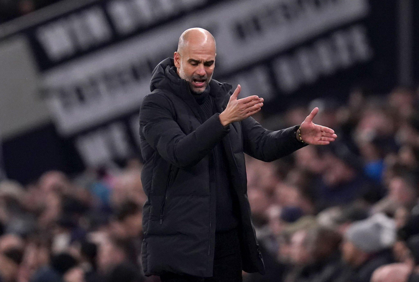 Pep trả giá vì những toan tính khác thường Pep trả giá vì những toan tính khác thường