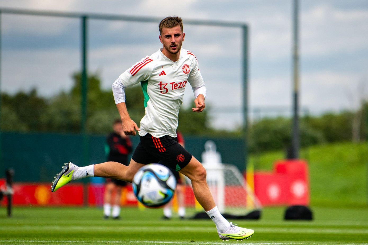 Mount là tâm điểm trận đấu giữa MU và Leeds tối nay